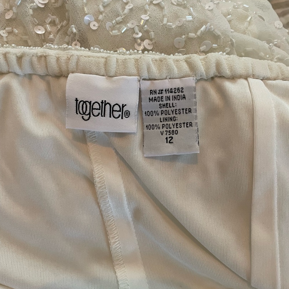 Women’s beaded wedding gown - Picture 6 of 13